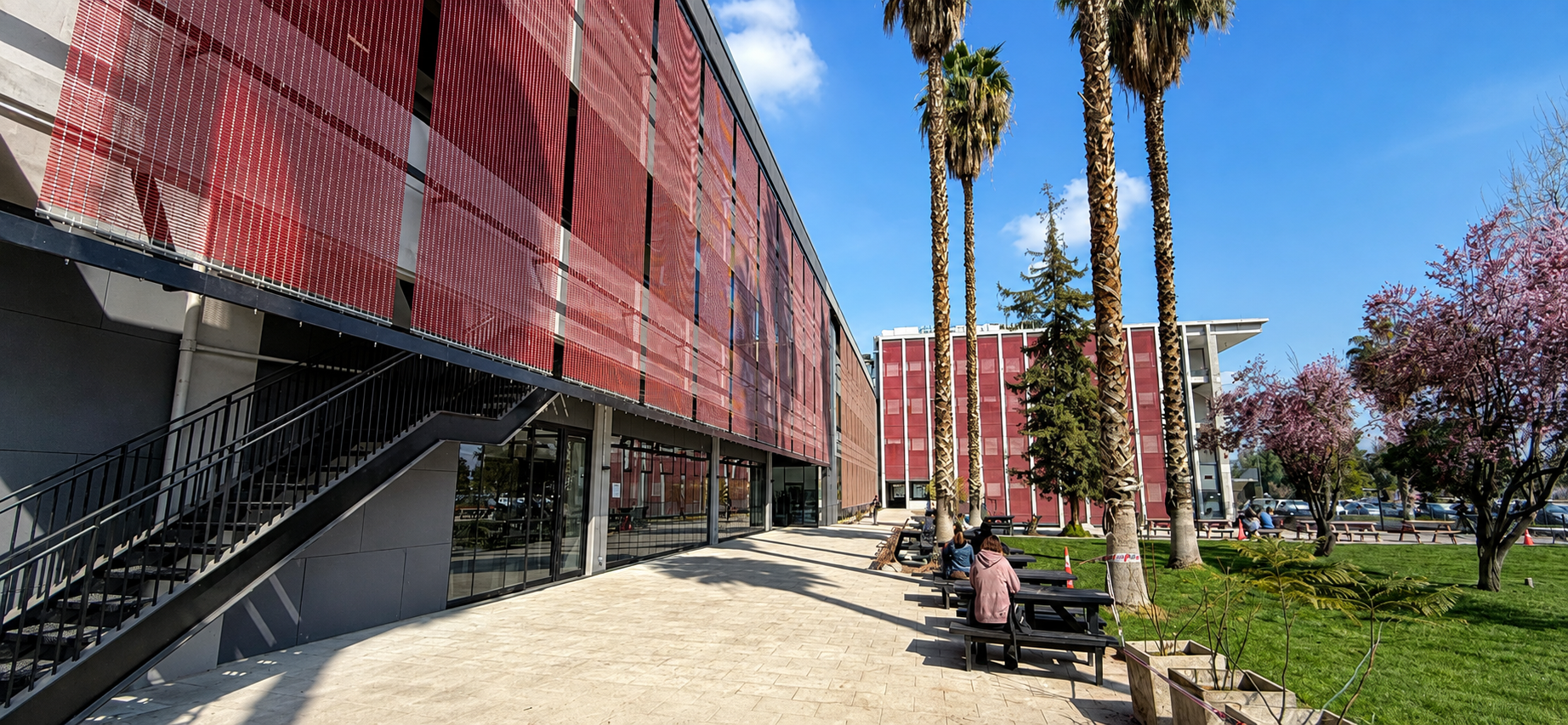 Escuela Economia PUC