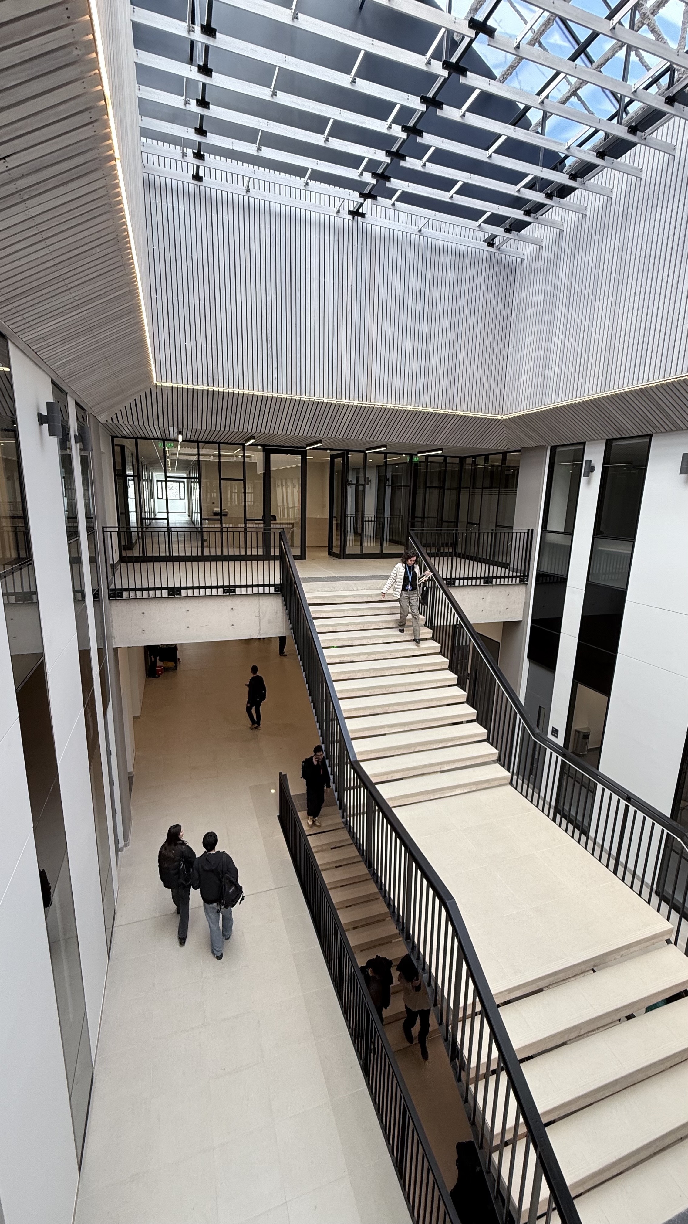 Escuela Economia PUC